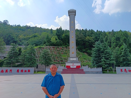 1753432951117821.jpg 2025年7月15日四川省广元市利州区雪峰街道办事处漫天岭路1号广元市烈士陵园_副本.jpg