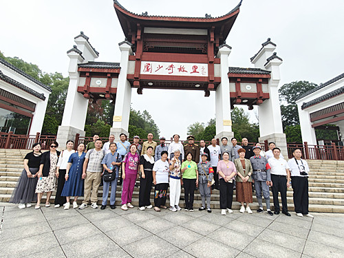 8b13af5cd7ae4d85a033aaf540cbee36~tplv-tt-origin-web_gif_副本.jpg