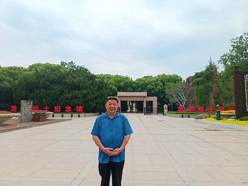 1774188173382904.jpg 2025年5月15日上海市徐汇区龙华西路180号 龙华烈士陵园_副本.jpg